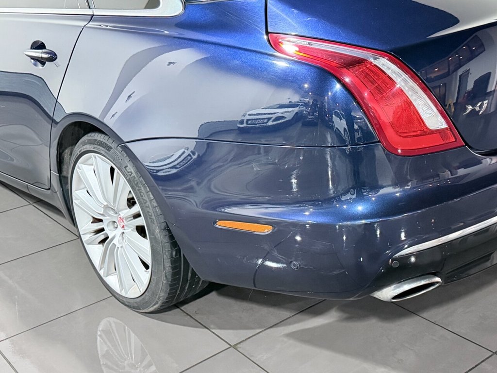 Used Jaguar XJ 2015 for sale - 76883247: Photo 32