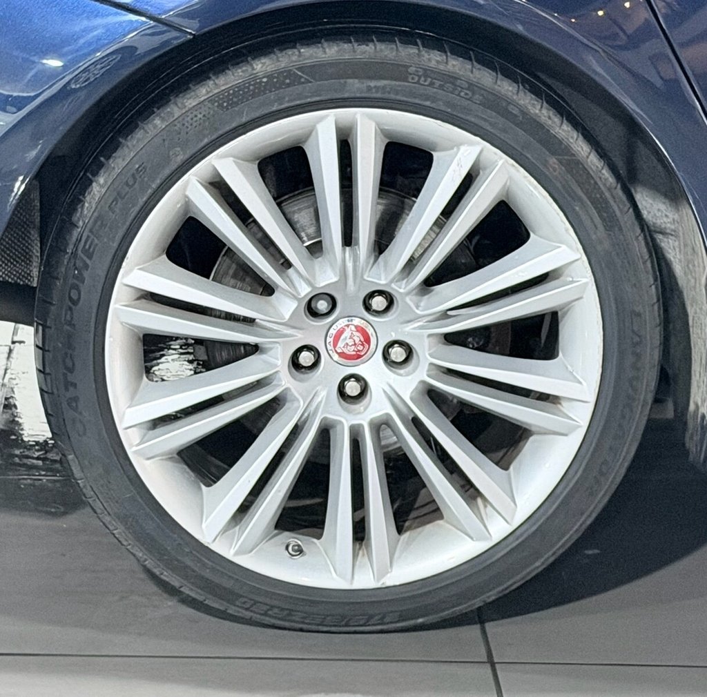 Used Jaguar XJ 2015 for sale - 76883247: Photo 38