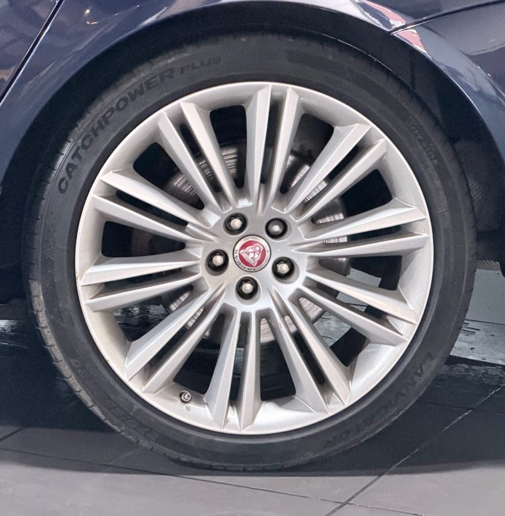 Used Jaguar XJ 2015 for sale - 76883247: Photo 39