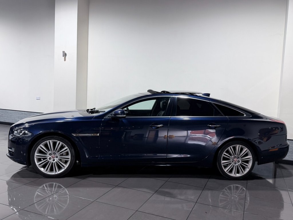 Used Jaguar XJ 2015 for sale - 76883247: Photo 4