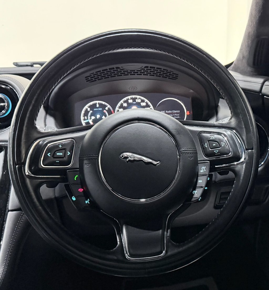 Used Jaguar XJ 2015 for sale - 76883247: Photo 8