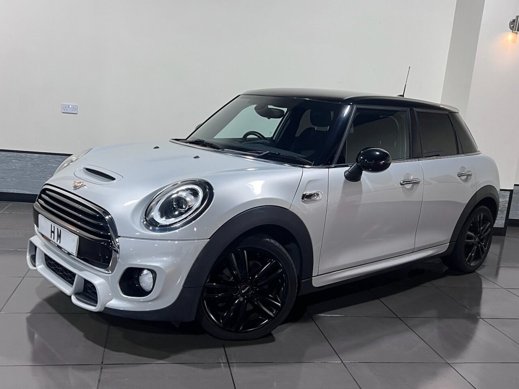 Used MINI Hatch 2018 for sale - 76496610: Photo 1