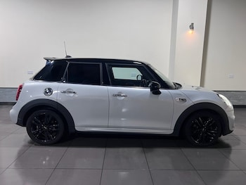 Used MINI Hatch 2018 for sale - 76496610: Photo