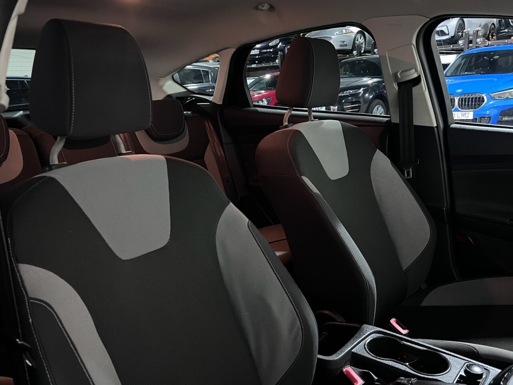 Used Ford Focus 2013 for sale - 76386083: Photo 14