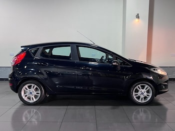 Used Ford Fiesta 2015 for sale - 75692860: Photo