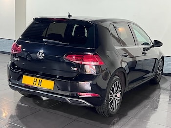 Used Volkswagen Golf 2017 for sale - 75830780: Photo