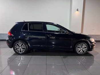 Used Volkswagen Golf 2017 for sale - 75830780: Photo