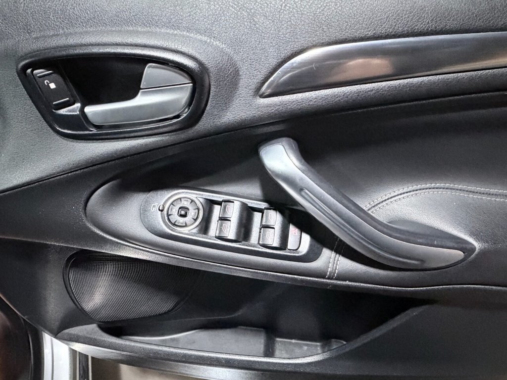 Used Ford S-Max 2010 for sale - 76973105: Photo 21