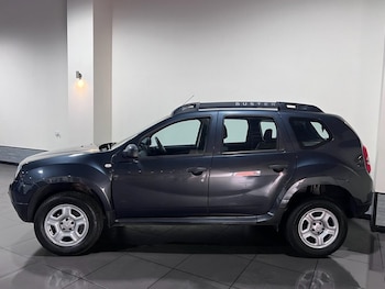 Used Dacia Duster 2017 for sale - 76147743: Photo
