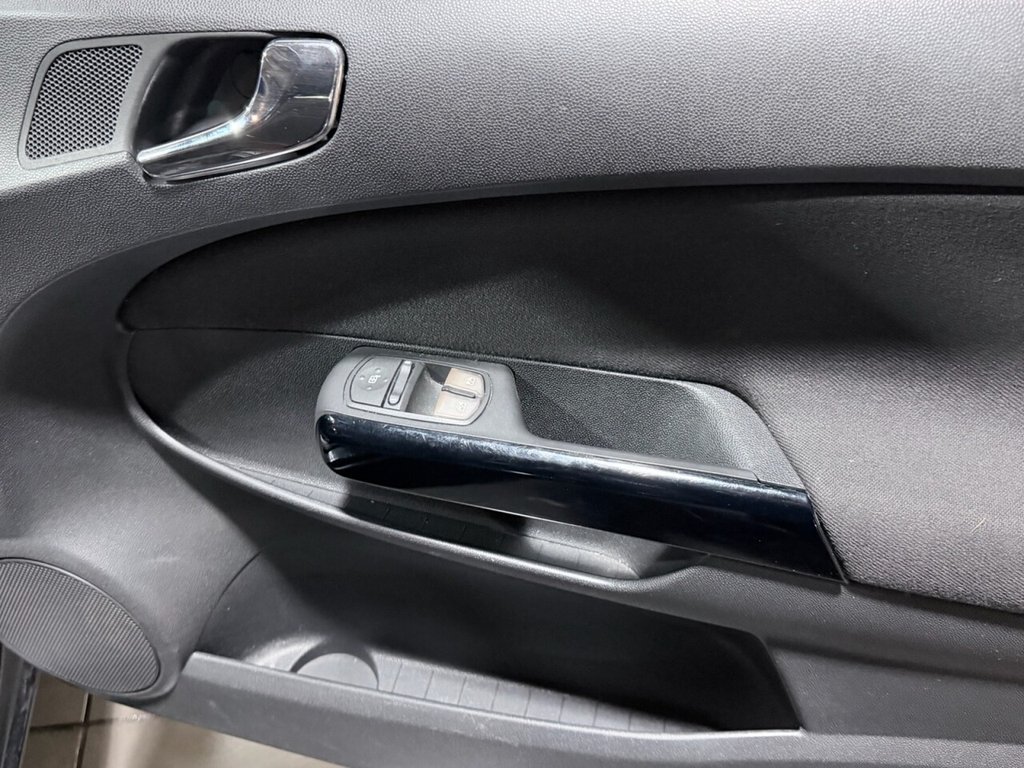 Used Vauxhall Corsa 2007 for sale - 77275647: Photo 25