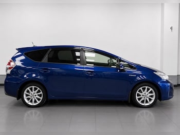 Used Toyota Prius+ 2015 for sale - 79358325: Photo