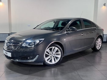 Vauxhall - Insignia