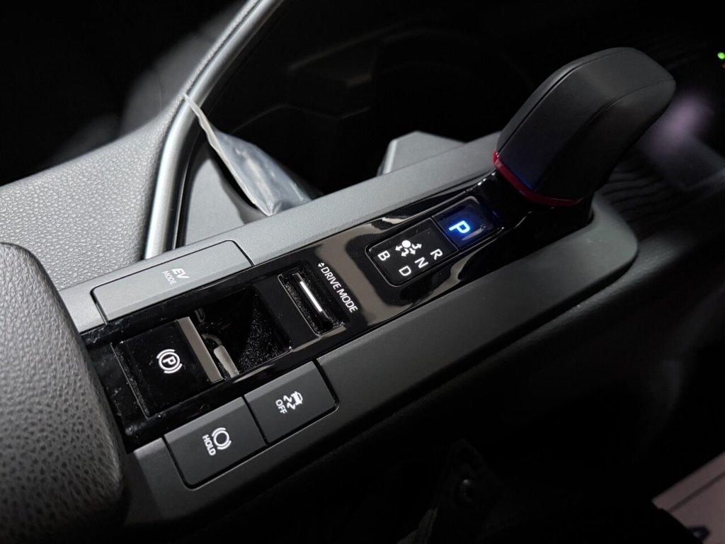 Used Toyota C-HR 2024 for sale - 77792064: Photo 13