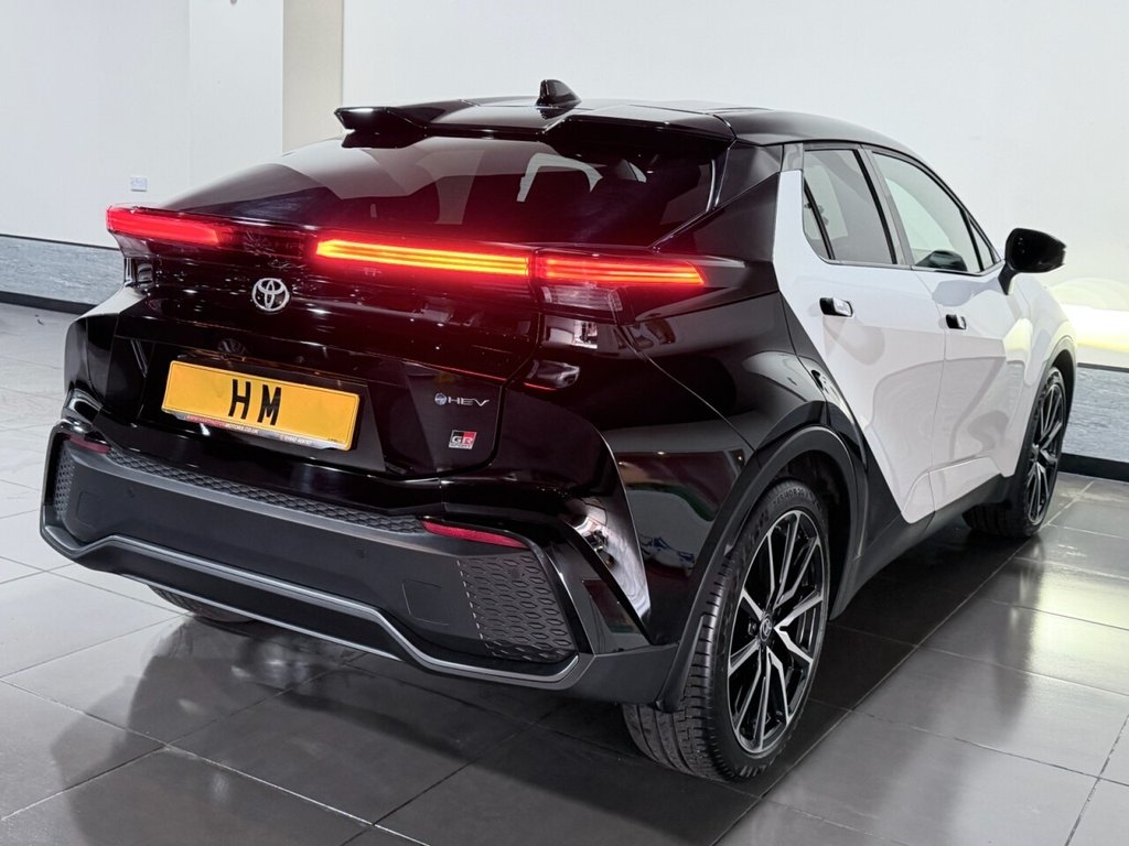 Used Toyota C-HR 2024 for sale - 77792064: Photo 2