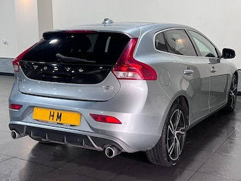 Used Volvo V40 2018 for sale - 75527705: Photo