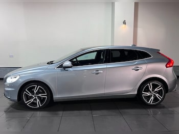 Used Volvo V40 2018 for sale - 75527705: Photo