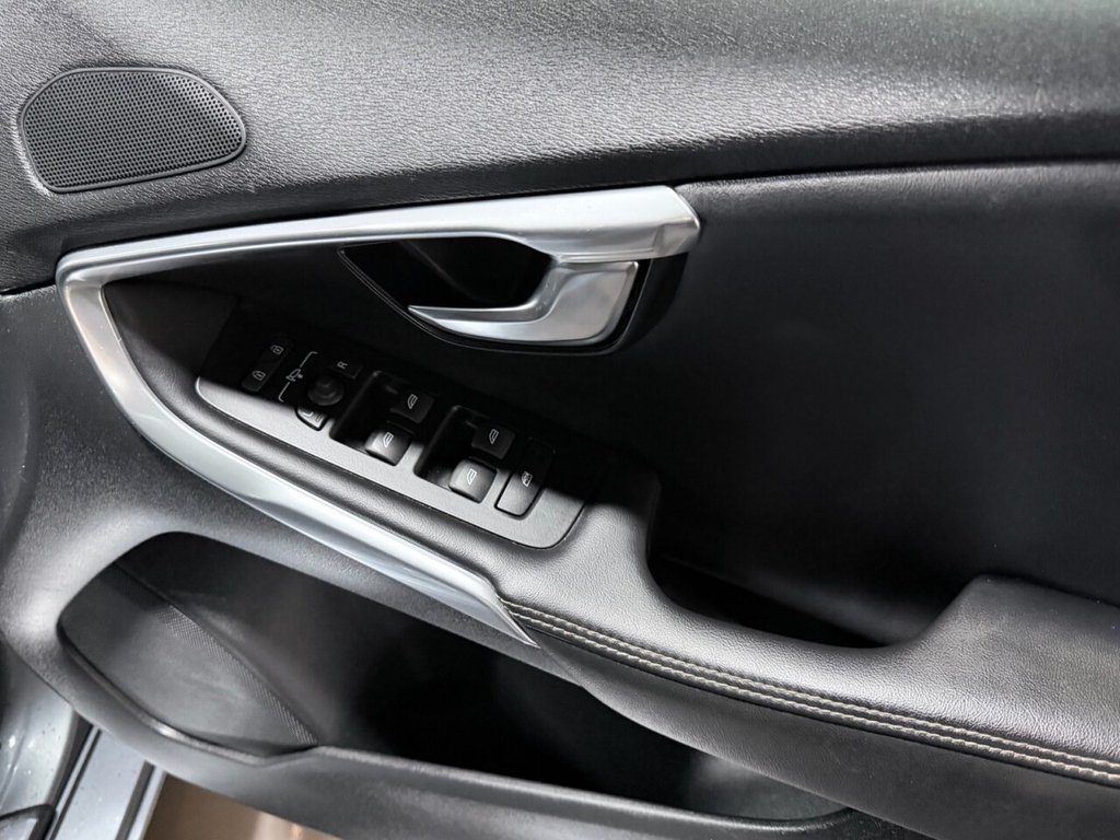 Used Volvo V40 2019 for sale - 76725091: Photo 23