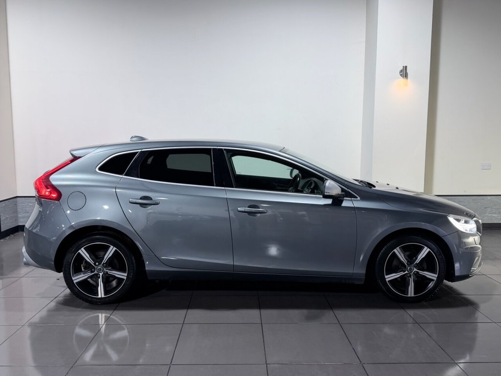 Used Volvo V40 2019 for sale - 76725091: Photo 3