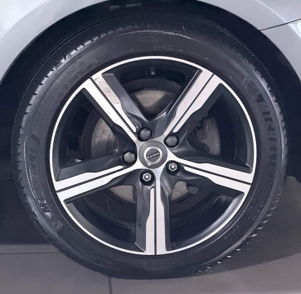 Used Volvo V40 2019 for sale - 76725091: Photo 38