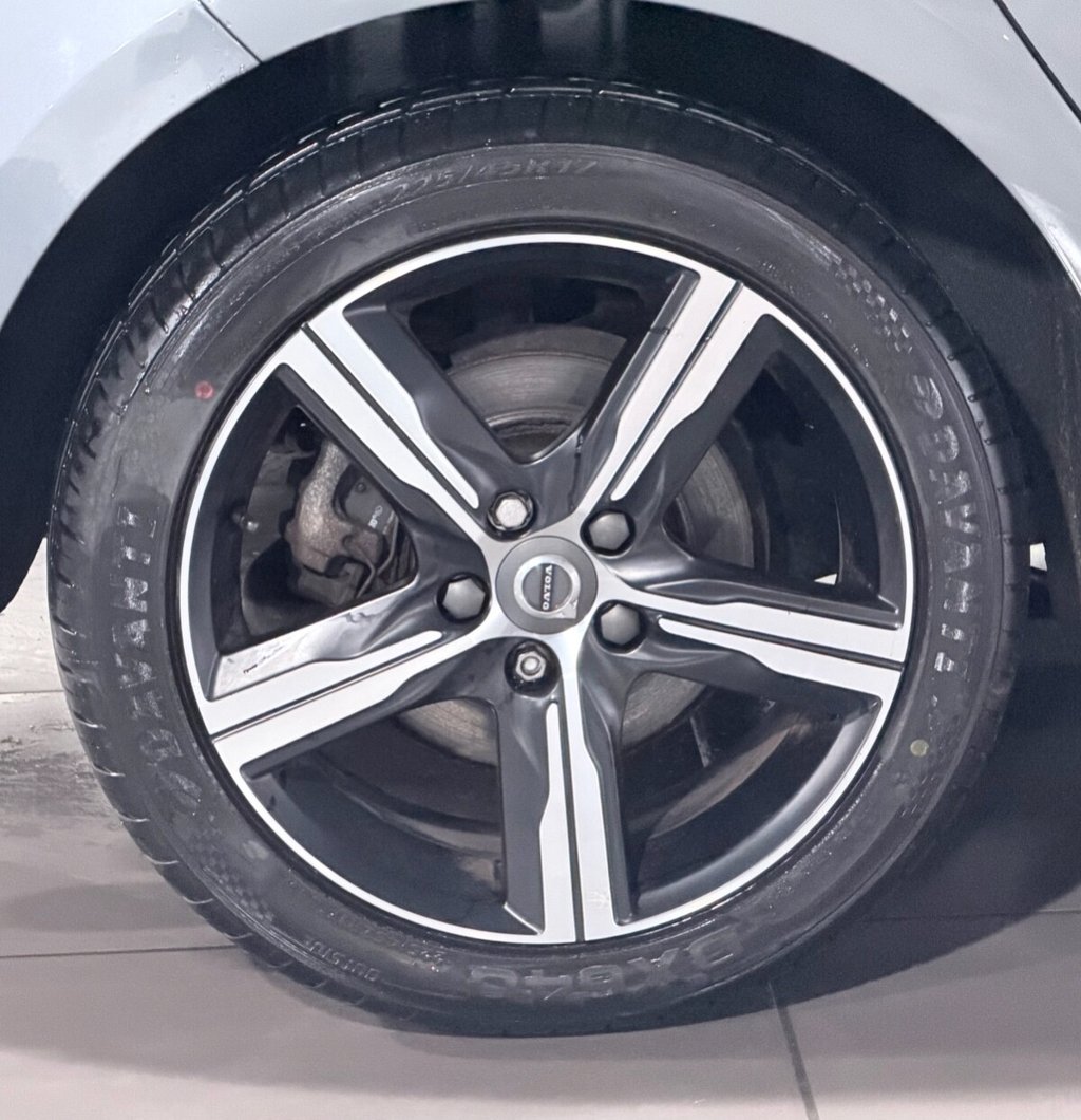 Used Volvo V40 2019 for sale - 76725091: Photo 39