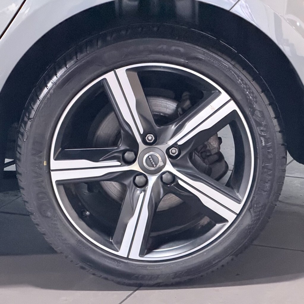 Used Volvo V40 2019 for sale - 76725091: Photo 40