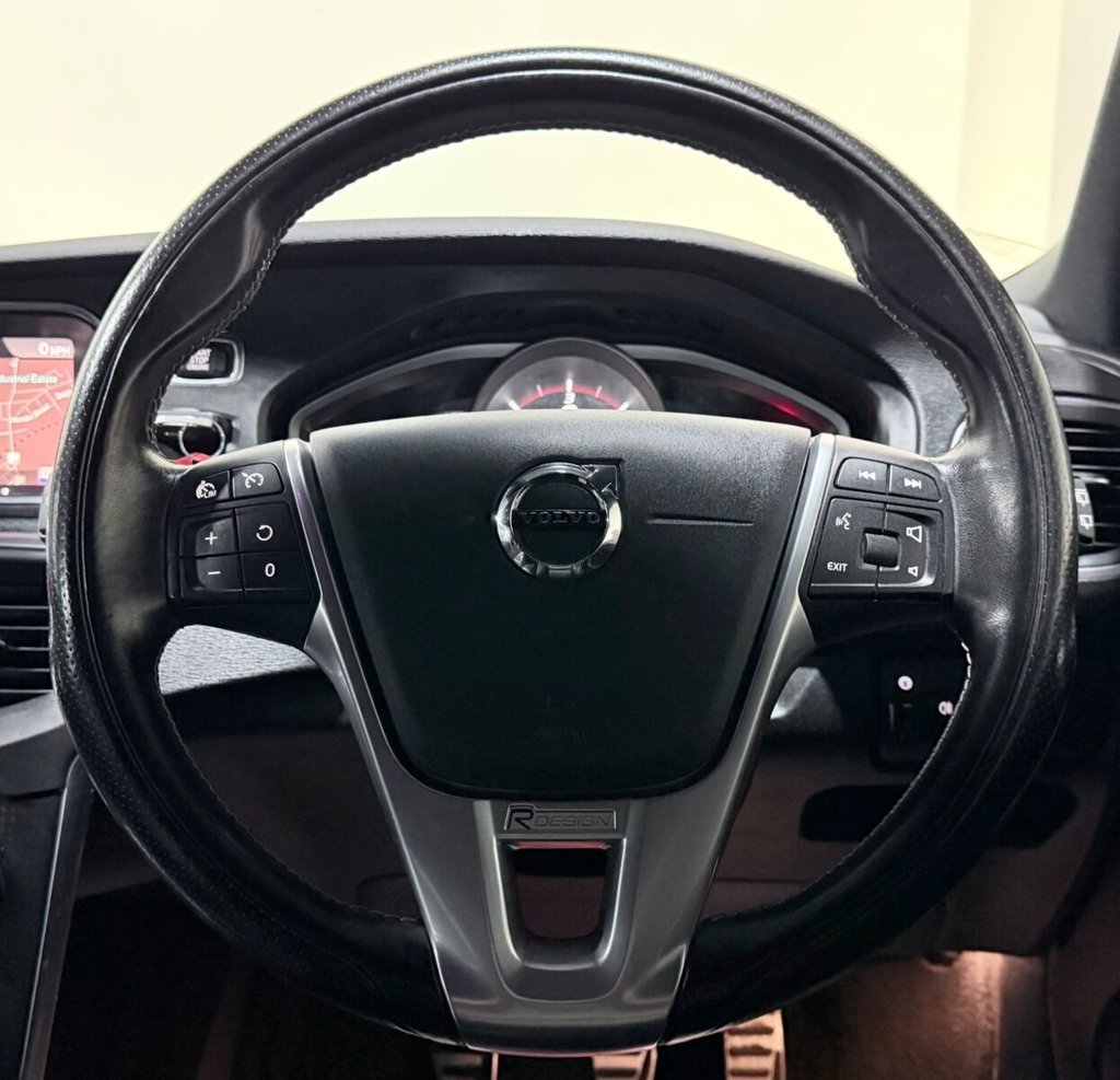 Used Volvo V40 2019 for sale - 76725091: Photo 8