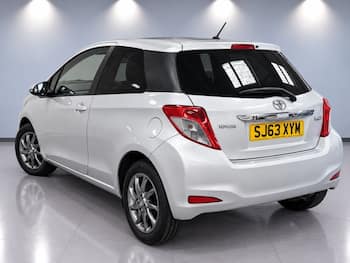 Used Toyota Yaris 2013 for sale - 79737634: Photo