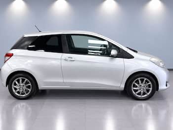 Used Toyota Yaris 2013 for sale - 79737634: Photo