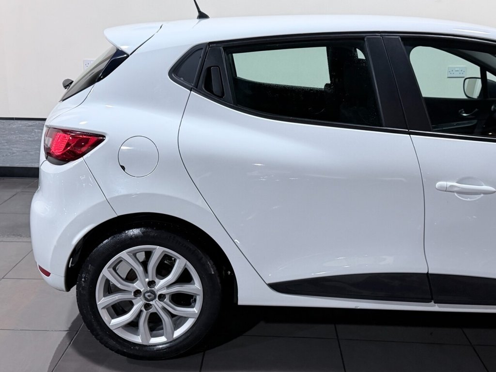 Used Renault Clio 2017 for sale - 76883432: Photo 14