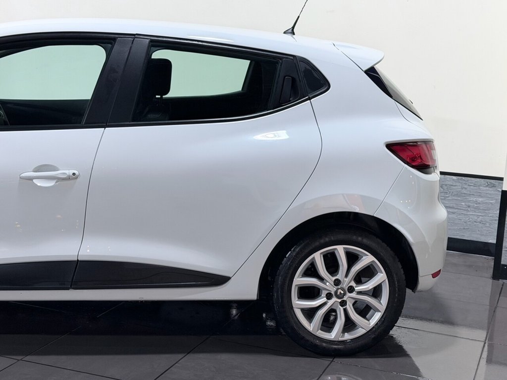 Used Renault Clio 2017 for sale - 76883432: Photo 17