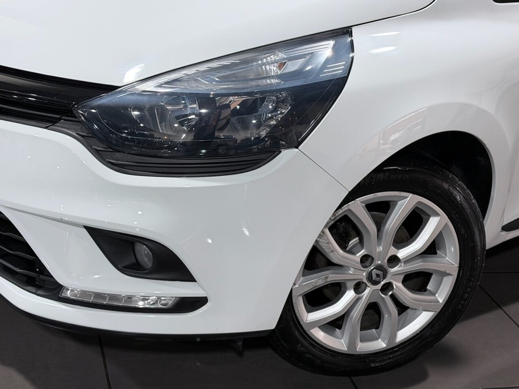 Used Renault Clio 2017 for sale - 76883432: Photo 19