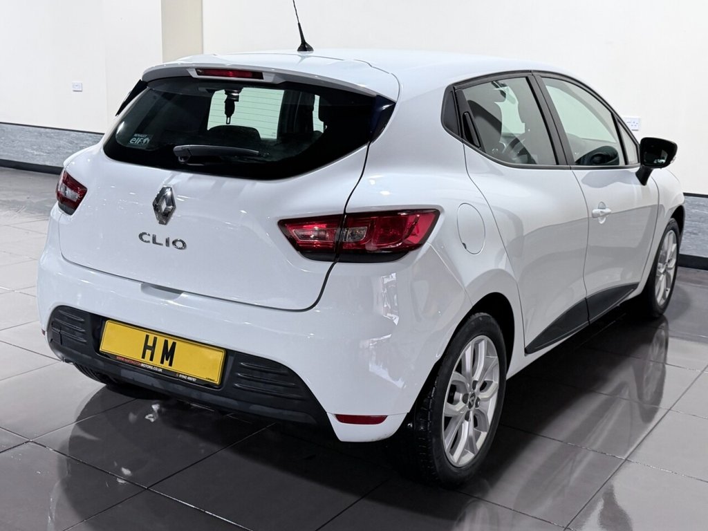 Used Renault Clio 2017 for sale - 76883432: Photo 2
