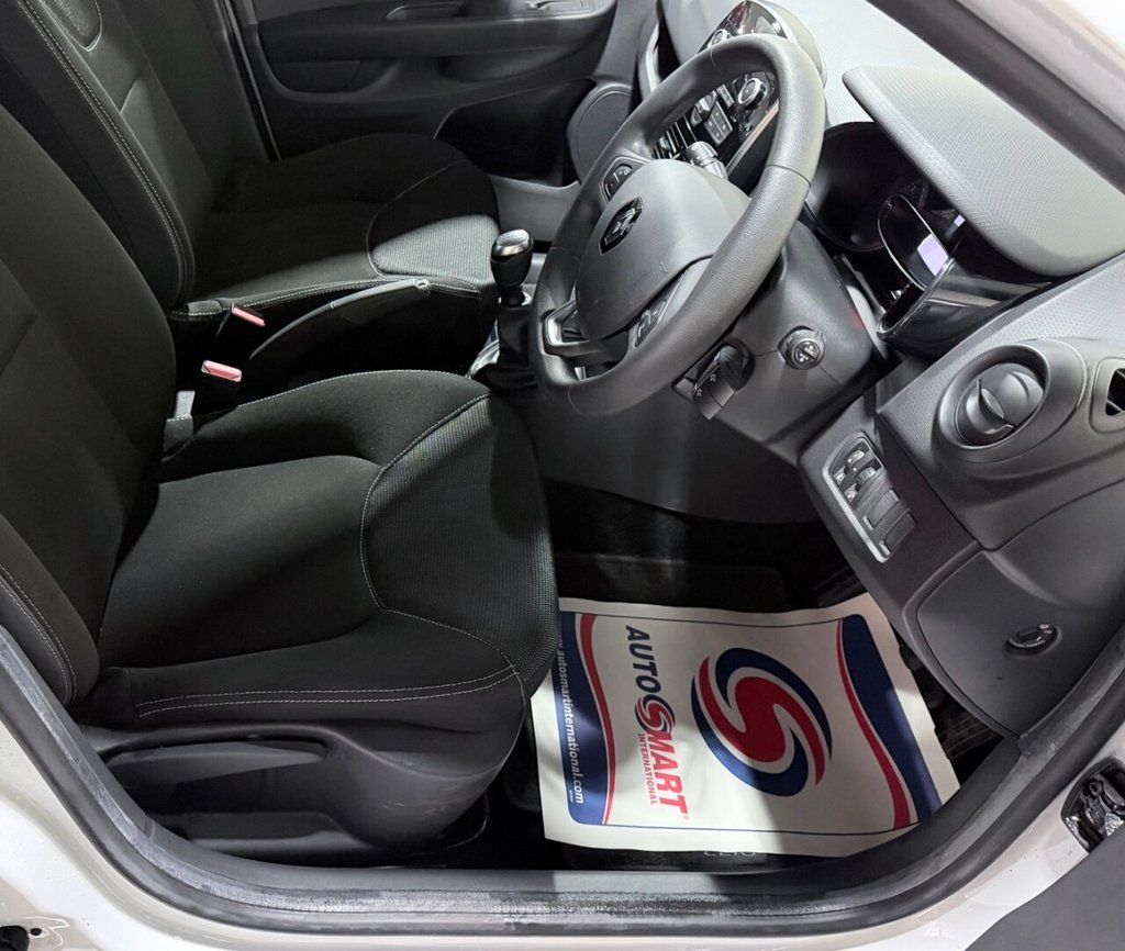 Used Renault Clio 2017 for sale - 76883432: Photo 22