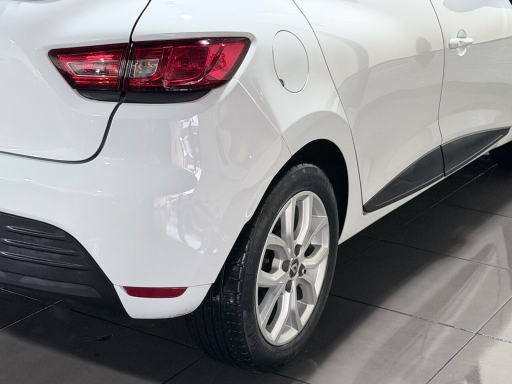 Used Renault Clio 2017 for sale - 76883432: Photo 31