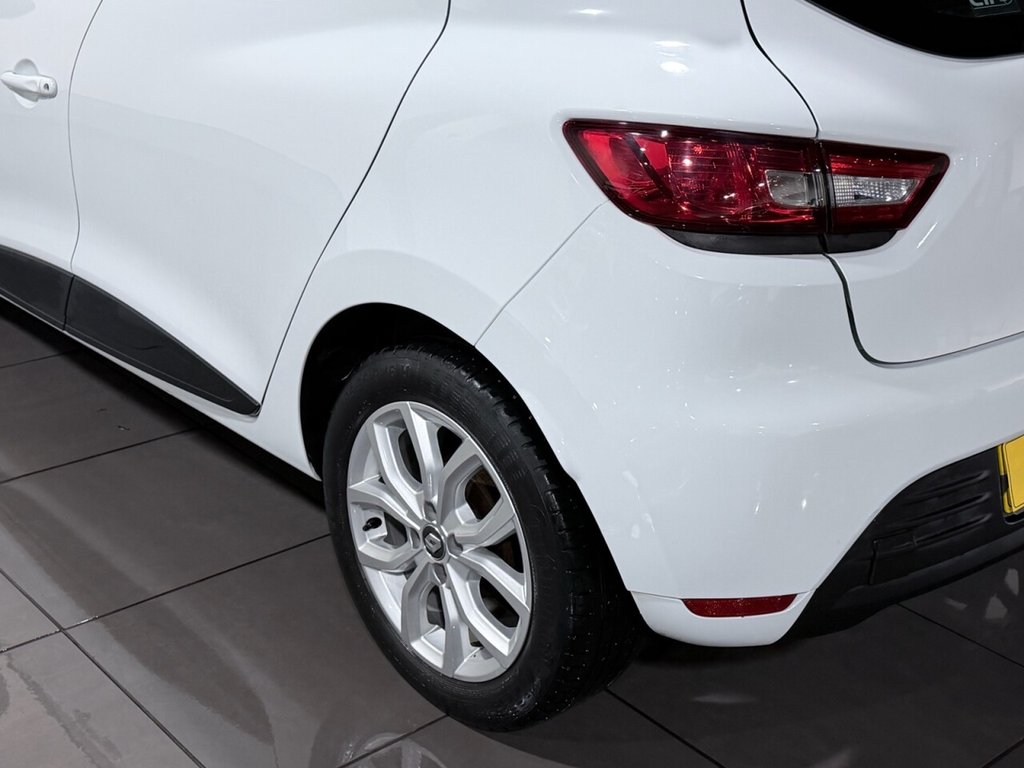 Used Renault Clio 2017 for sale - 76883432: Photo 32