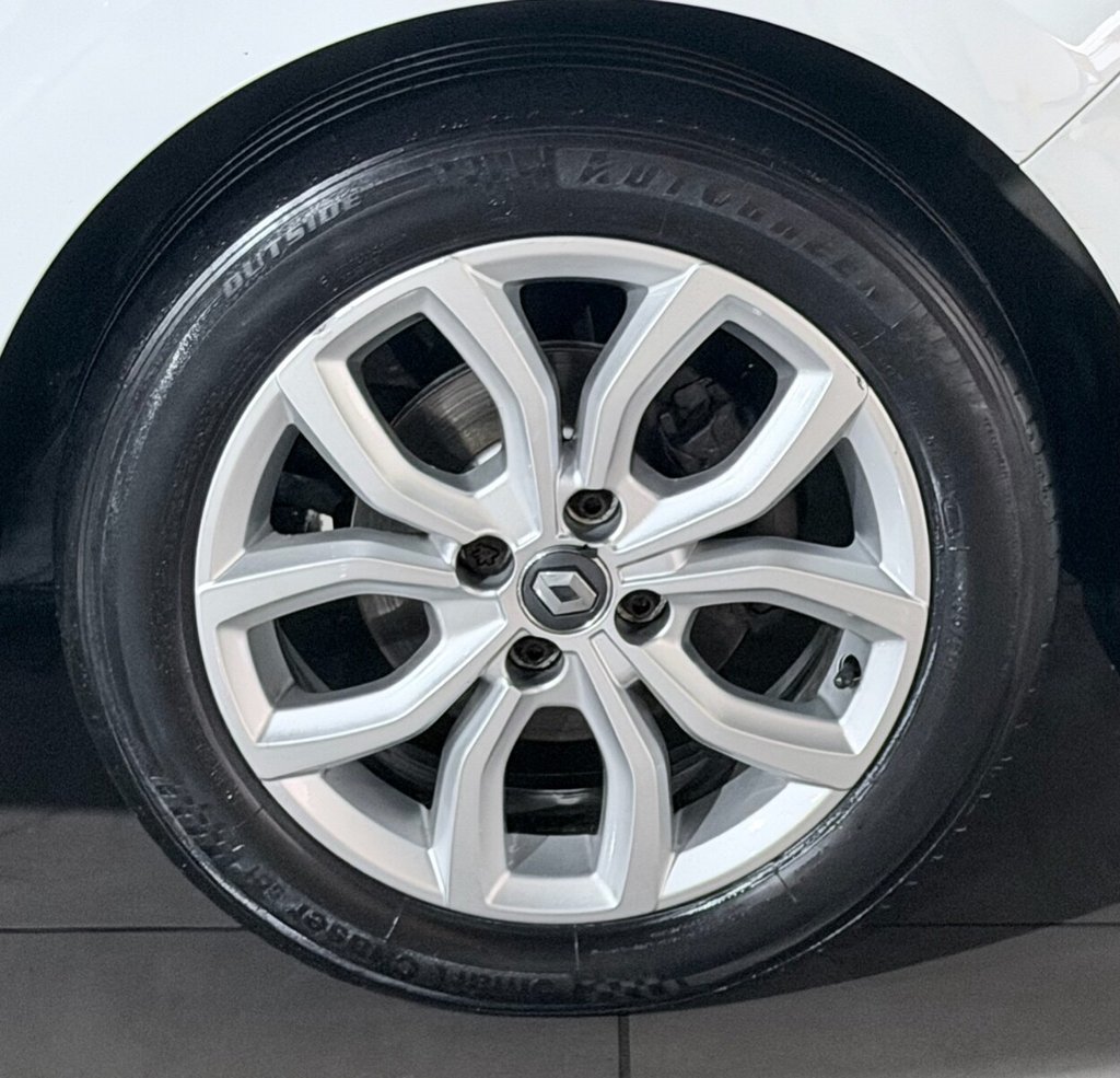 Used Renault Clio 2017 for sale - 76883432: Photo 37