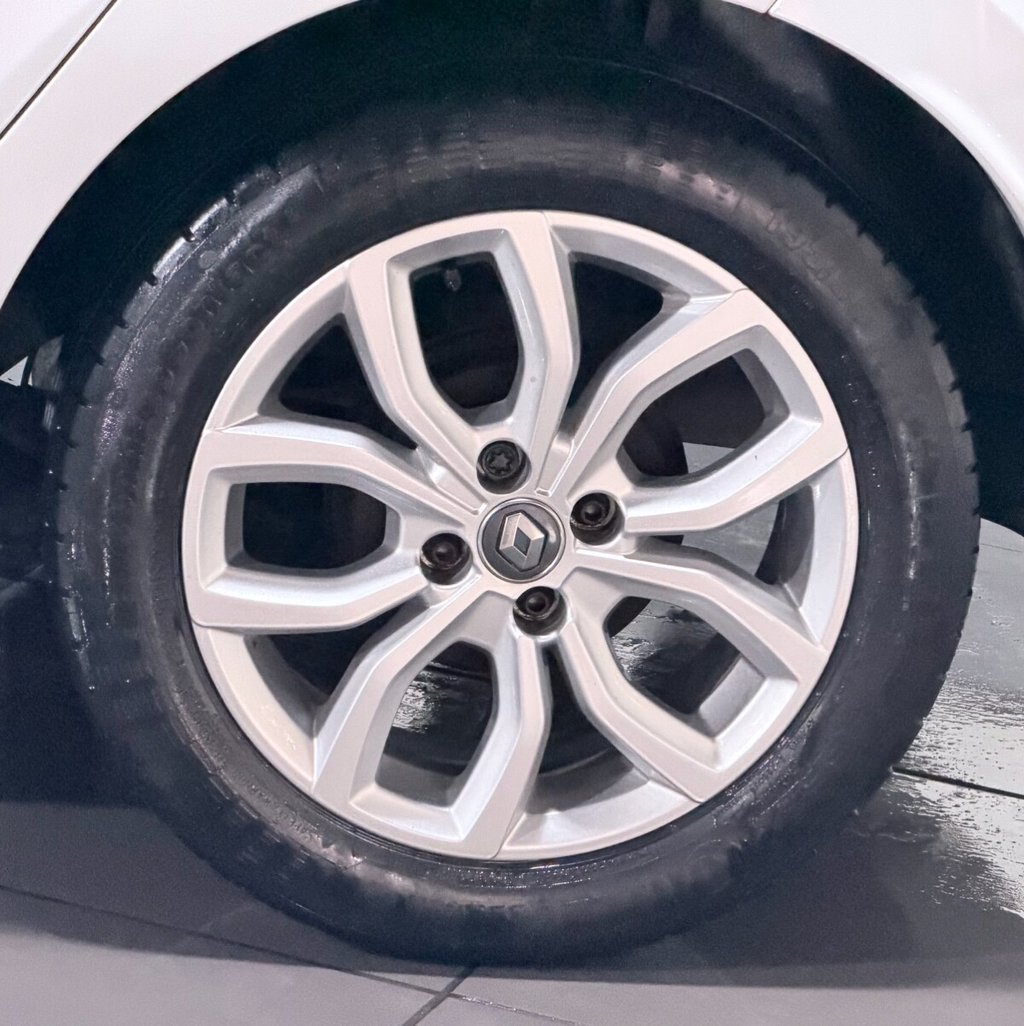 Used Renault Clio 2017 for sale - 76883432: Photo 38