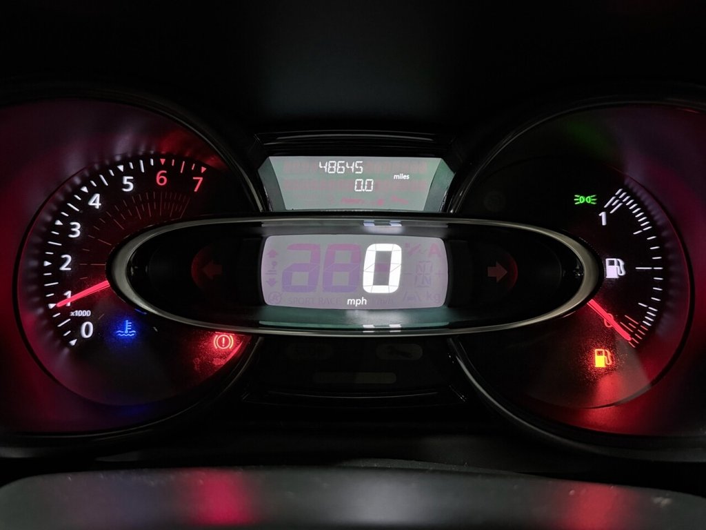 Used Renault Clio 2017 for sale - 76883432: Photo 9