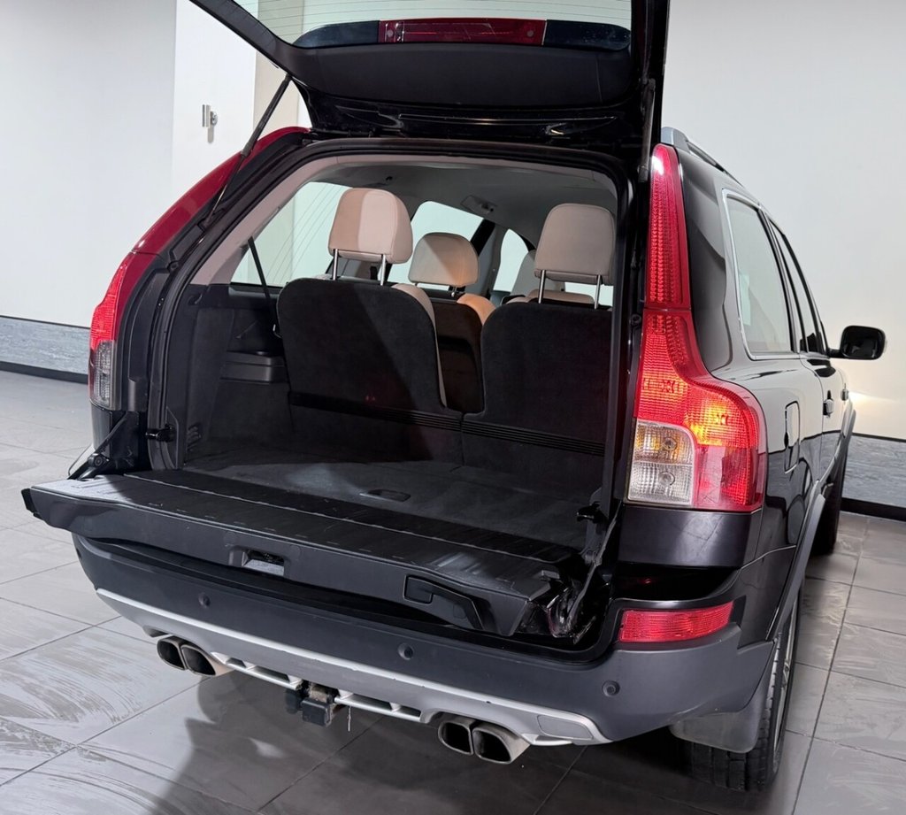 Used Volvo XC90 2011 for sale - 78145169: Photo 35