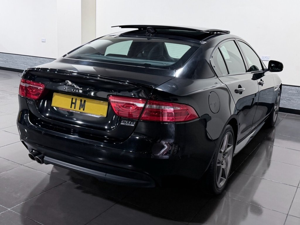 Used Jaguar XE 2016 for sale - 77835921: Photo 2