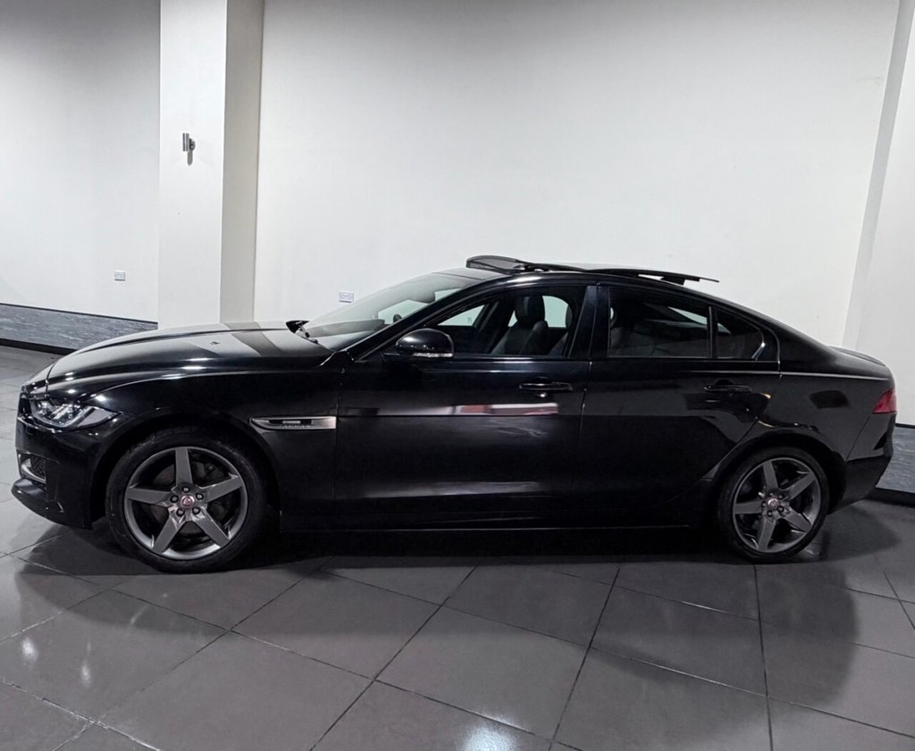 Used Jaguar XE 2016 for sale - 77835921: Photo 4