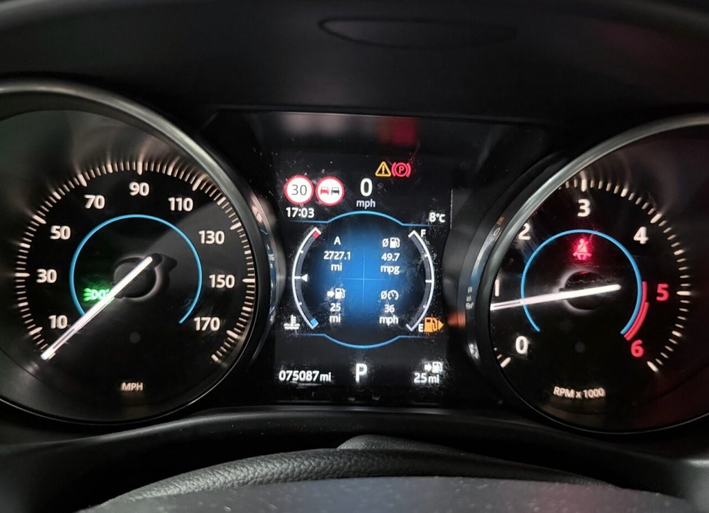 Used Jaguar XE 2016 for sale - 77835921: Photo 9