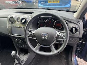 Used Dacia Sandero Stepway 2018 for sale - 76014798: Photo 3