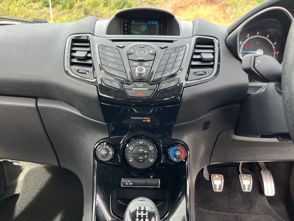 Used Ford Fiesta 2015 for sale - 76080732: Photo 13