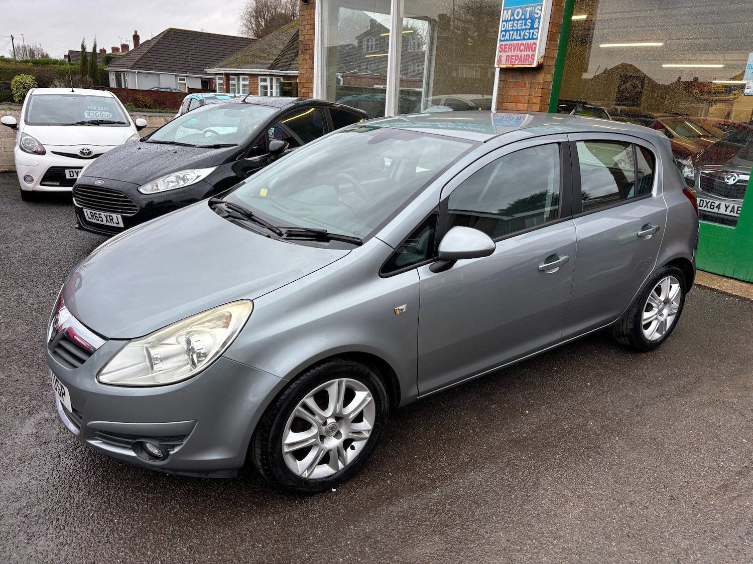 Used Vauxhall Corsa 2010 for sale - 77272541: Photo 1