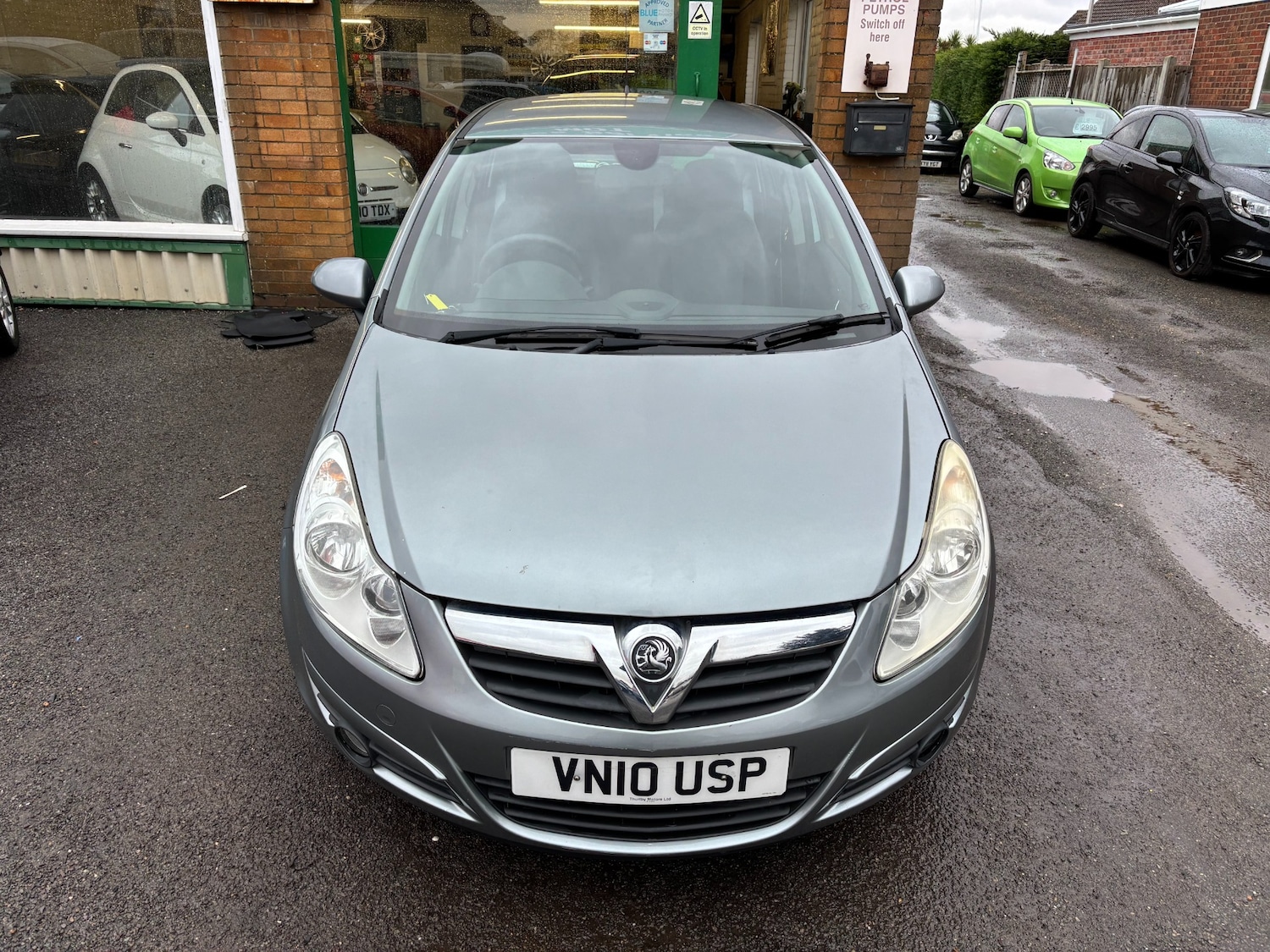 Used Vauxhall Corsa 2010 for sale - 77272541: Photo 2