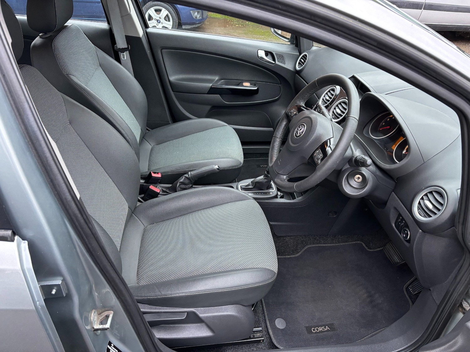 Used Vauxhall Corsa 2010 for sale - 77272541: Photo 7