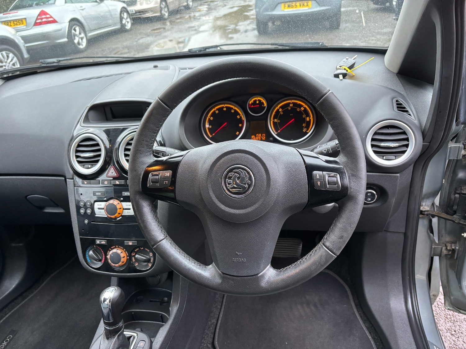 Used Vauxhall Corsa 2010 for sale - 77272541: Photo 8