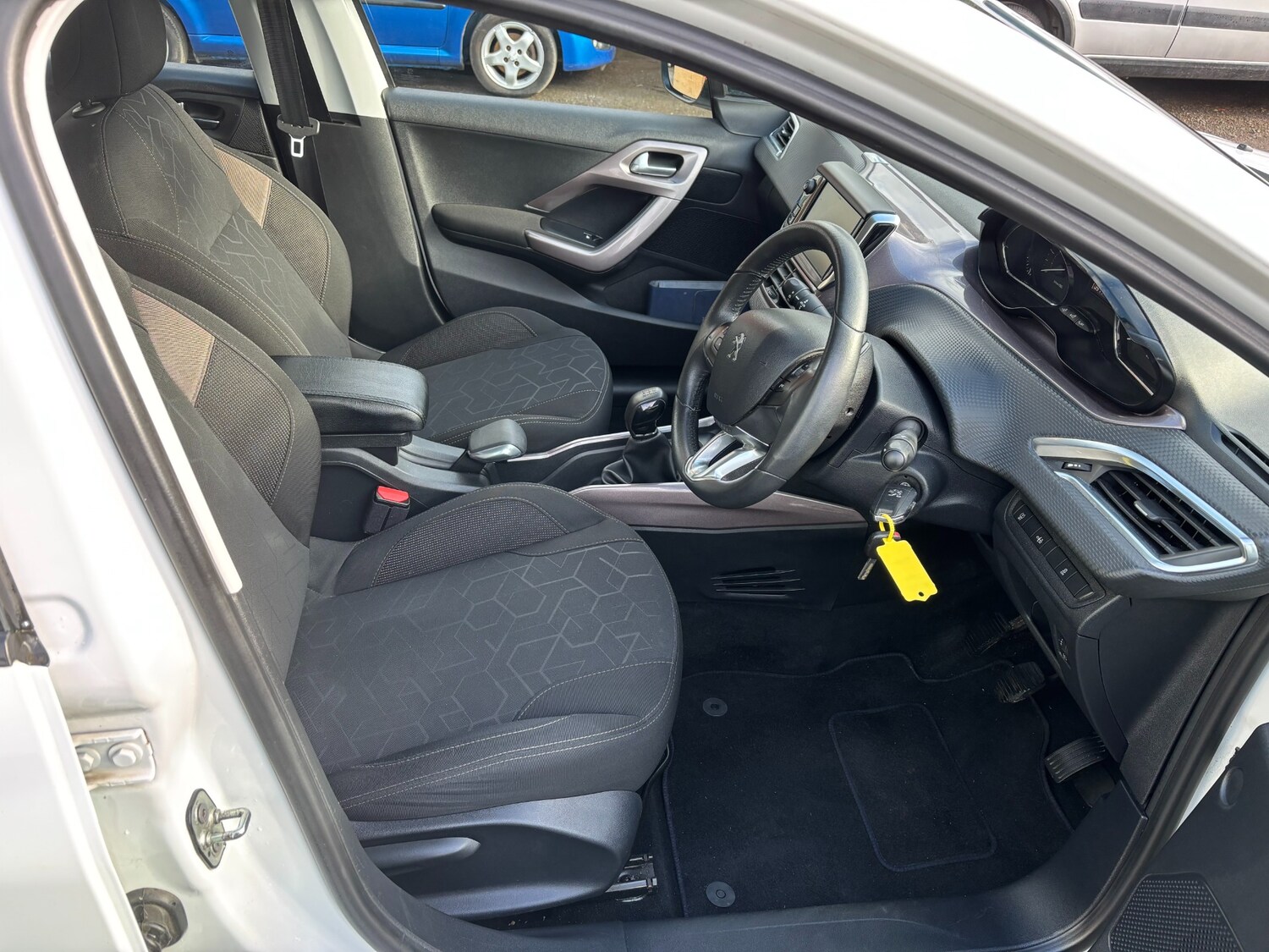 Used Peugeot 2008 2015 for sale - 77476064: Photo 6