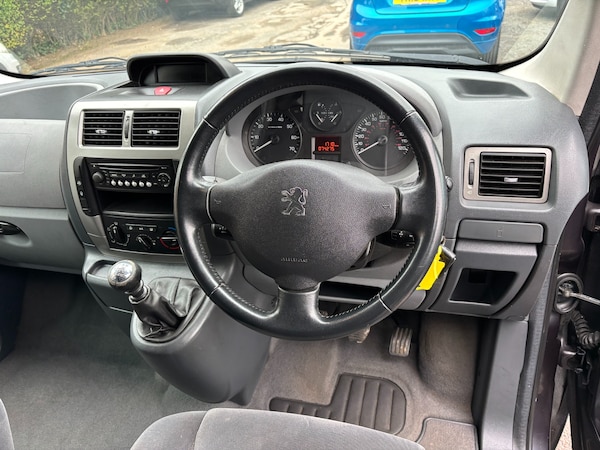 Used Peugeot Expert Tepee 2011 for sale - 76253639: Photo 2